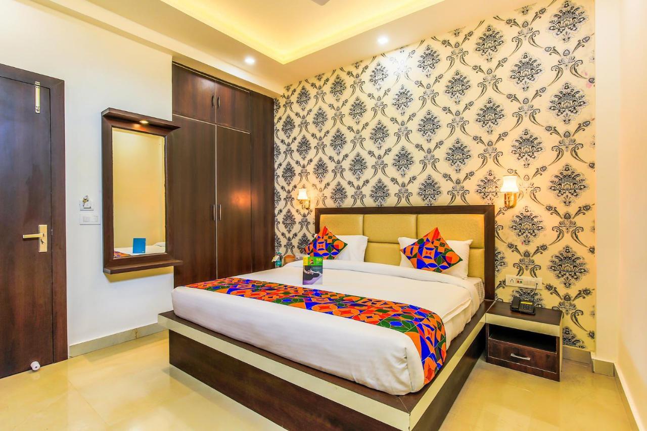Fabhotel Star Of Taj Restobar Fatehabad Road Agra  Εξωτερικό φωτογραφία