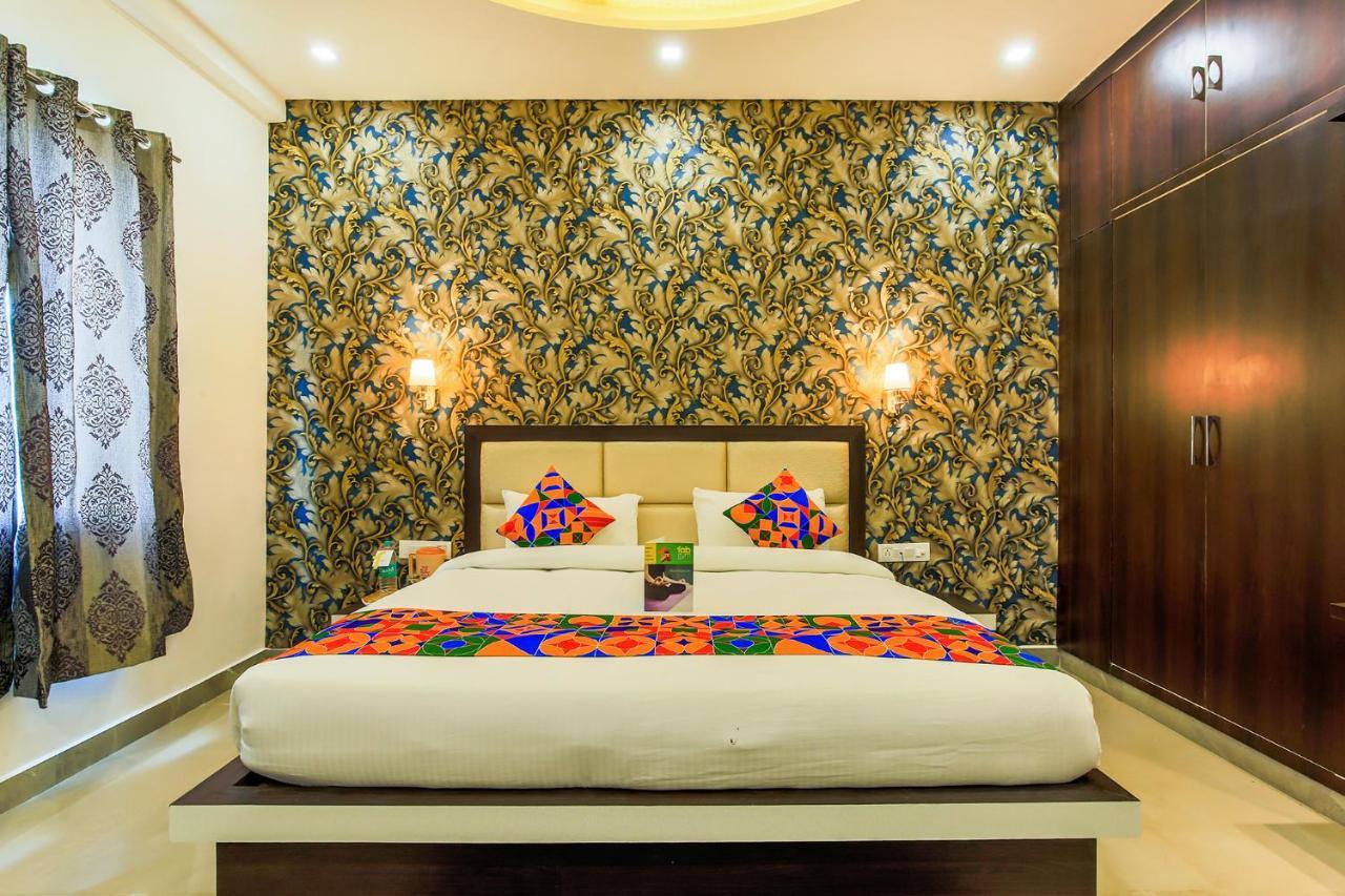 Fabhotel Star Of Taj Restobar Fatehabad Road Agra  Εξωτερικό φωτογραφία