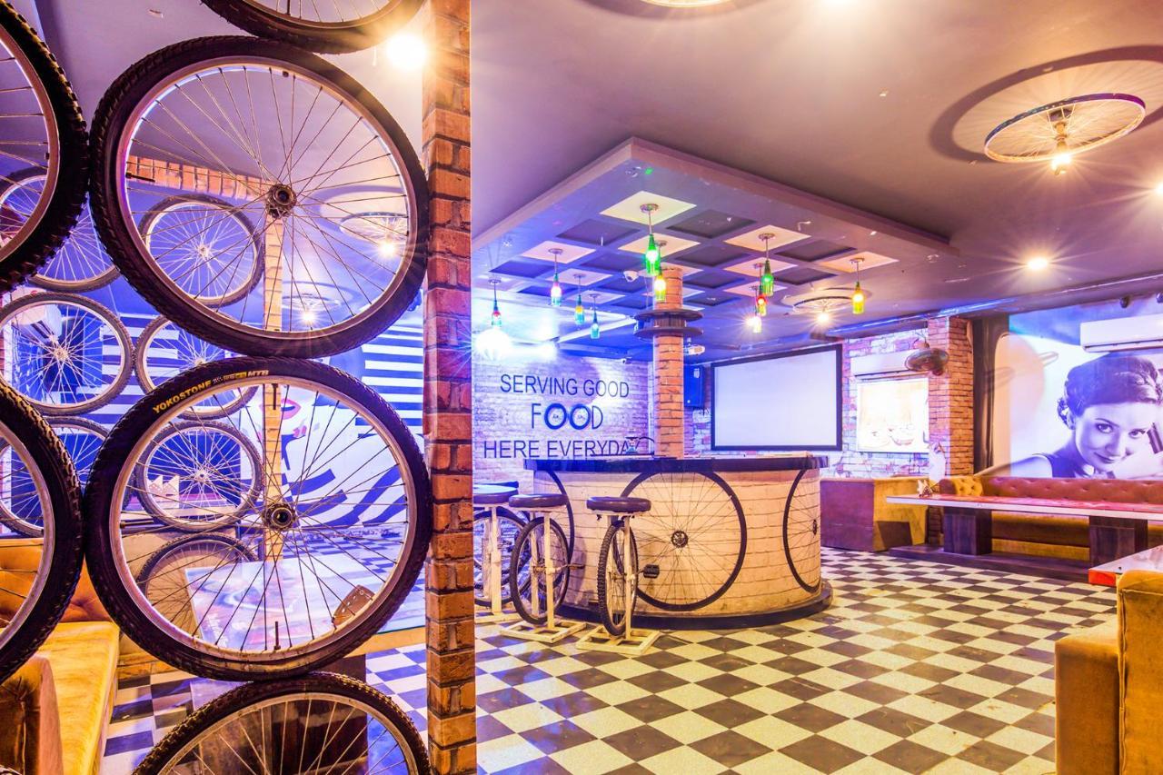 Fabhotel Star Of Taj Restobar Fatehabad Road Agra  Εξωτερικό φωτογραφία
