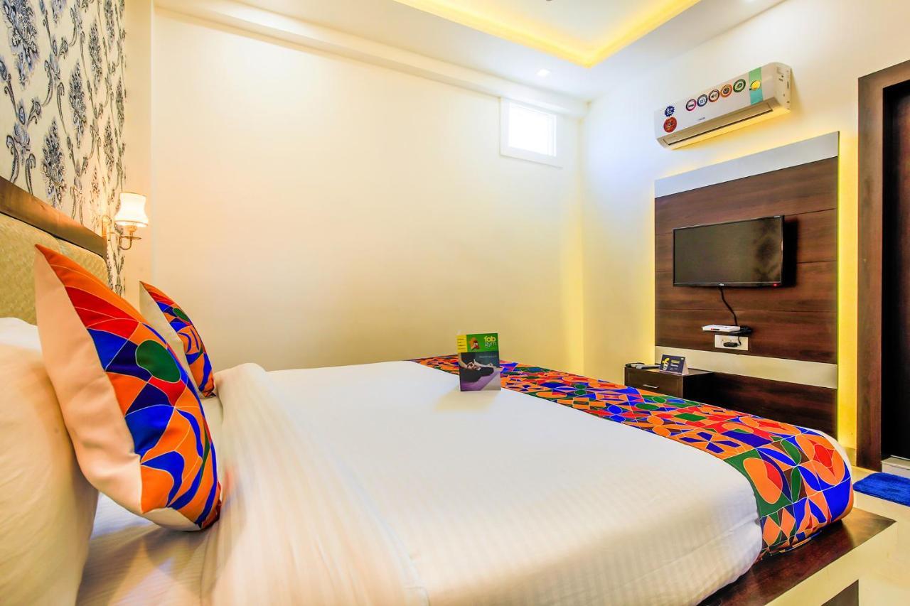 Fabhotel Star Of Taj Restobar Fatehabad Road Agra  Εξωτερικό φωτογραφία