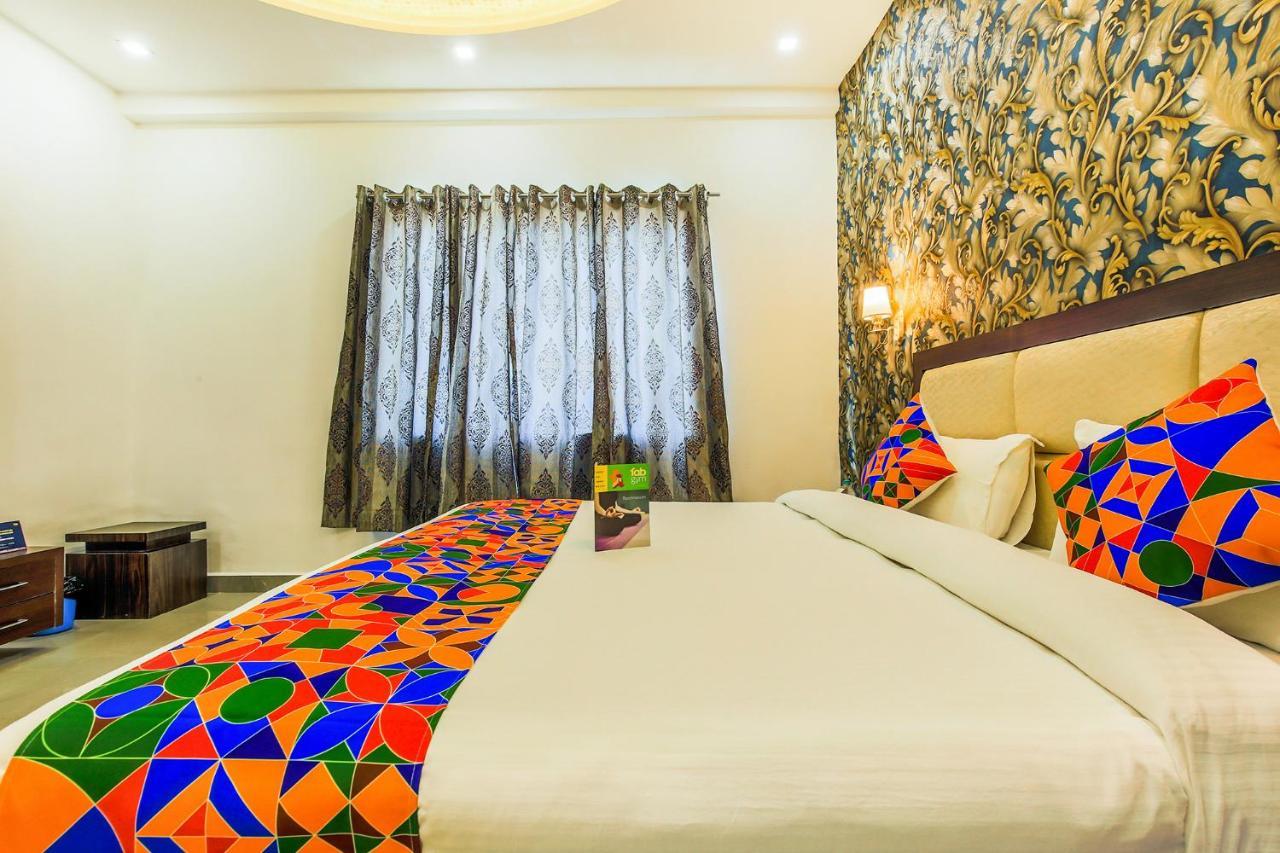 Fabhotel Star Of Taj Restobar Fatehabad Road Agra  Εξωτερικό φωτογραφία